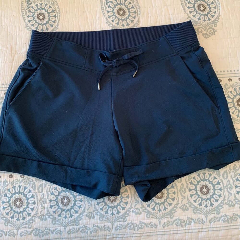 Athleta extra soft cuffed shorts 4" inseam